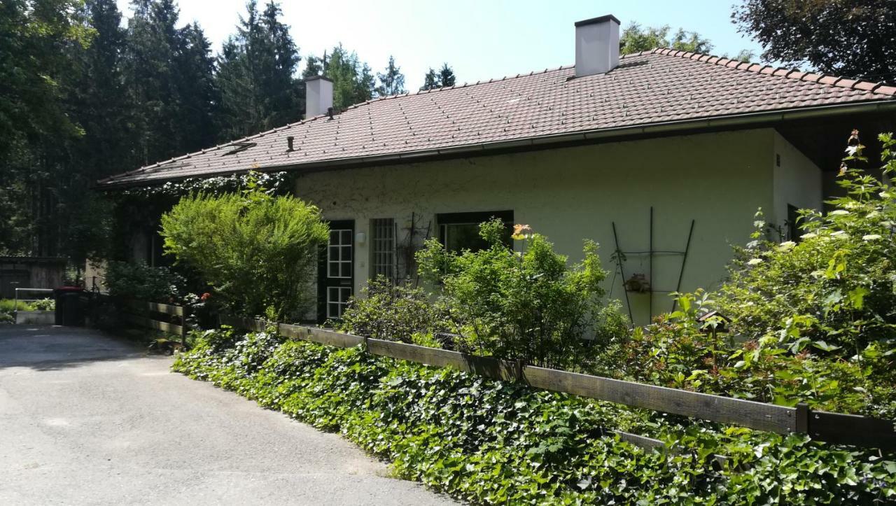 Ferienhaus Am Waldrand Villa Ampflwang im Hausruckwald Exterior photo